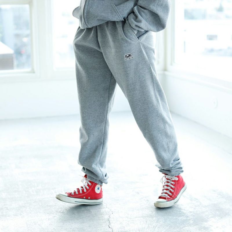 限定】OLD LOGO SWEAT PANTS | Fruit of the Loom | 公式オンラインストア